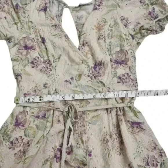 American  Eagle Floral Romper Wrap Front Cream Playsuit Cottage Core Size XS - Picture 16 of 16